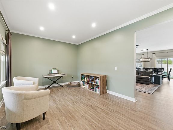 5th image of 3402 Sandgate St NW