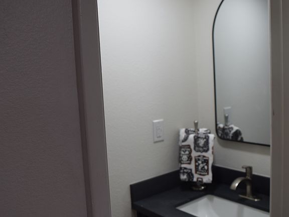 5th image of 1601 W Sunnyside Dr Unit 113