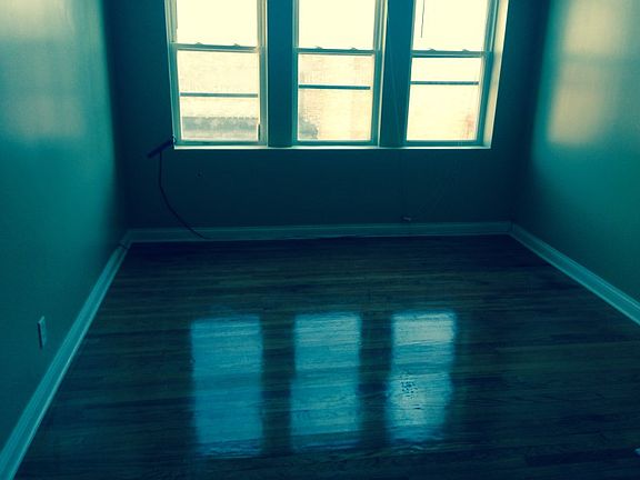 4th image of 1549 N Waller Ave #2