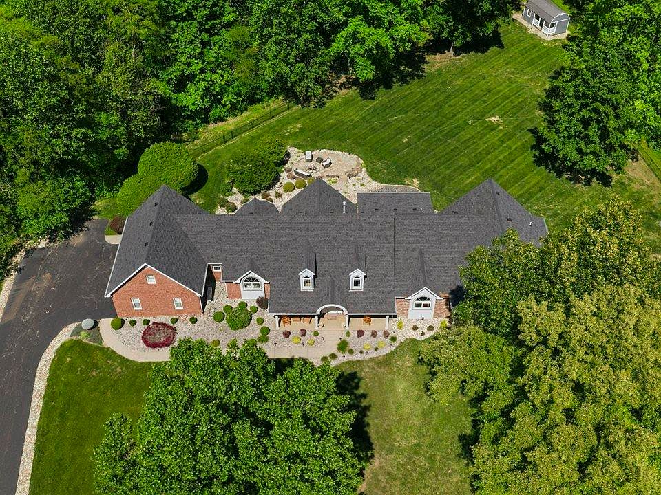 1st image of 410 Chaparral Dr