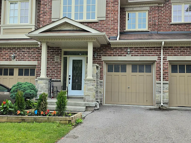 438 William Dunn Cres — Photo 1