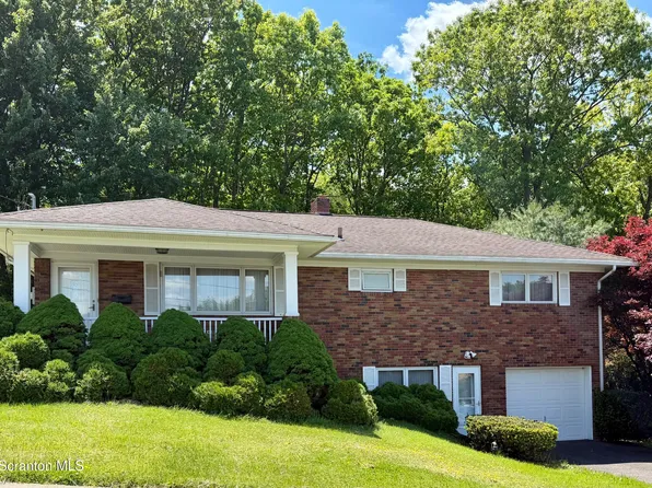 207 Yesu Dr, Scranton, PA 18505