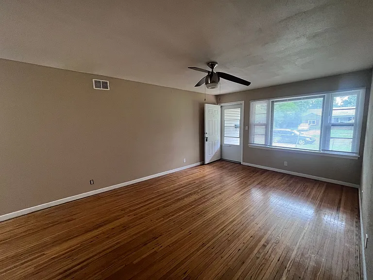 2661 N Estelle St — Photo 3