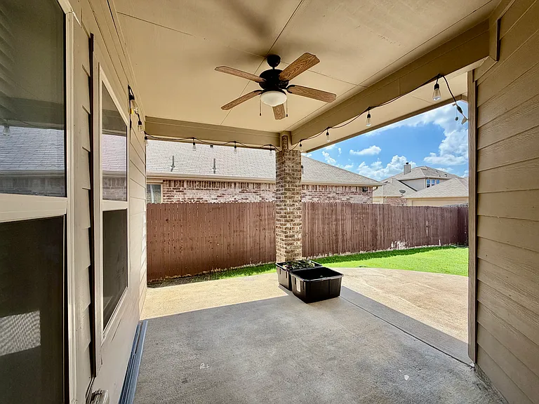 9220 Stewart St — Photo 27