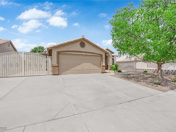 2nd image of 127 Vista Del Lago St