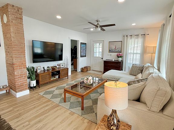 3rd image of 28 Andrews St #1
