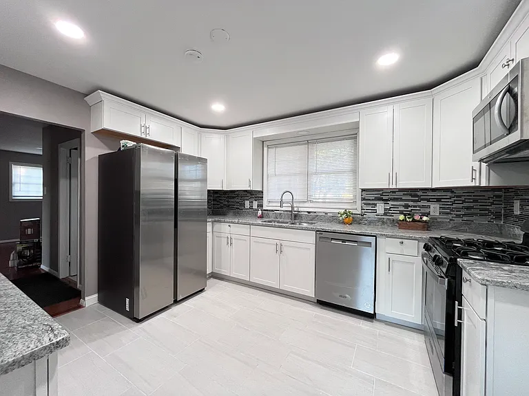 224 Pleasant Valley Rd — Photo 5
