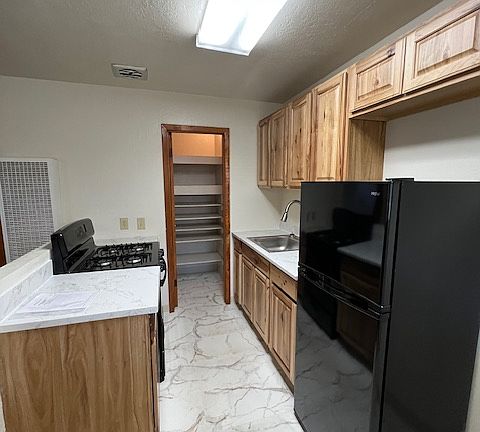 5th image of 1391 E Lindo Ave #10