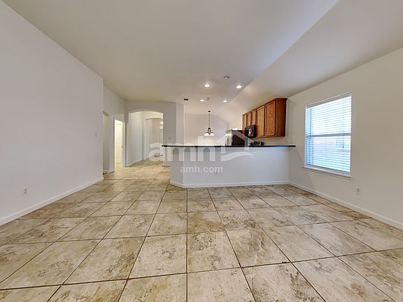 5th image of 15432 Adlong Dr