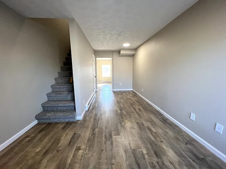 101 Thorn St #3 — Photo 6
