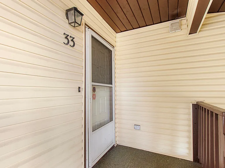 33 Green Valley Ct #33 — Photo 19