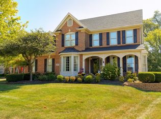 26W137 Prestwick Ln, Winfield, IL 60190