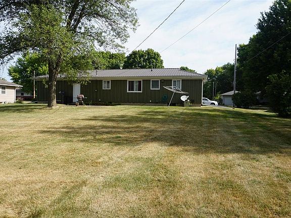 3rd image of 402 Pinehaven Dr