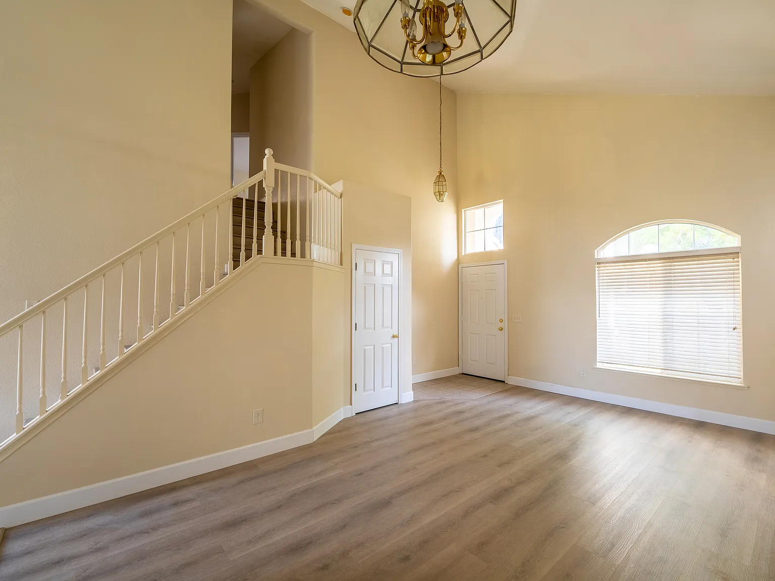 1833 Snyder Ave — Photo 3