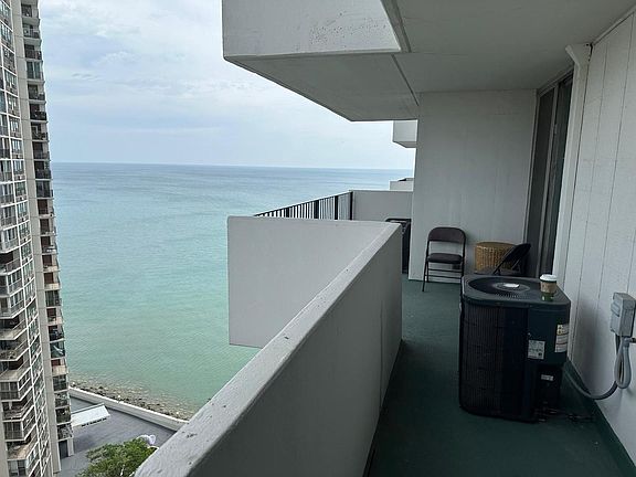 4th image of 6033 N Sheridan Rd APT 17H