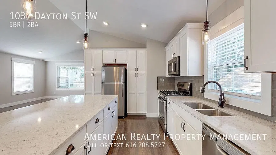 5 bed, 2157 sqft, $3,600 — Photo 2