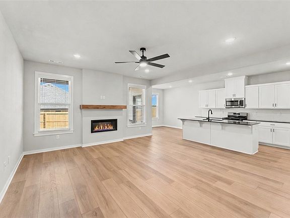 2nd image of 5904 SW Chiefs Ave