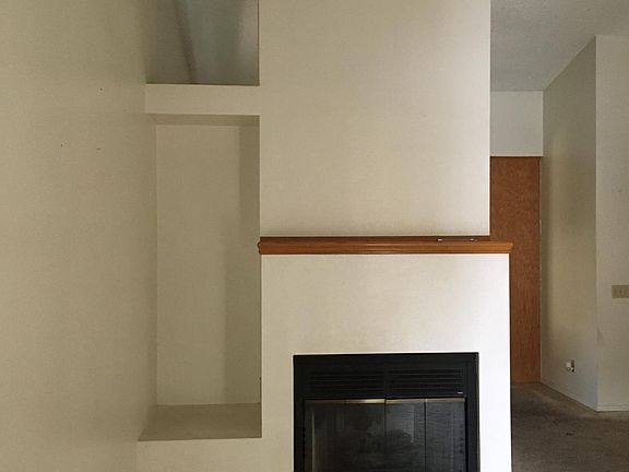 4th image of 477 Reposo St