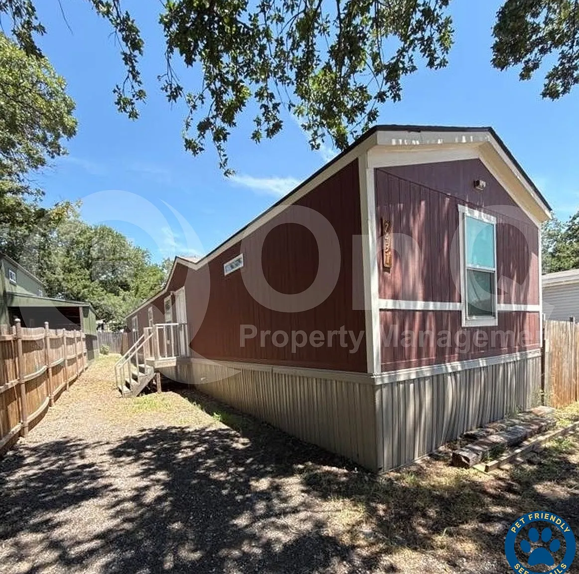 3 bed, 1.5 bath, 1300 sqft, $1,999 — Photo 1