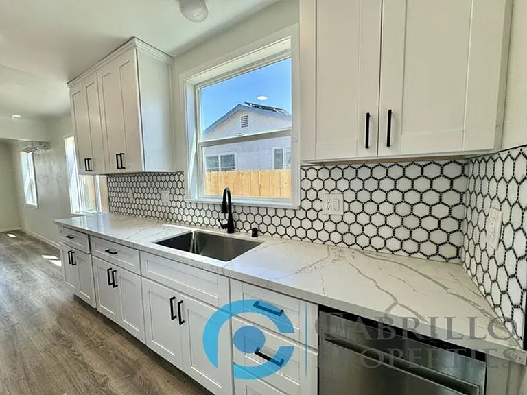 3724 Nile St — Photo 3
