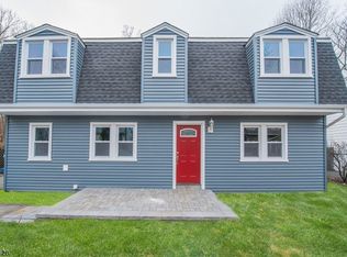 2 Bergen Trl, Hopatcong, NJ 07843