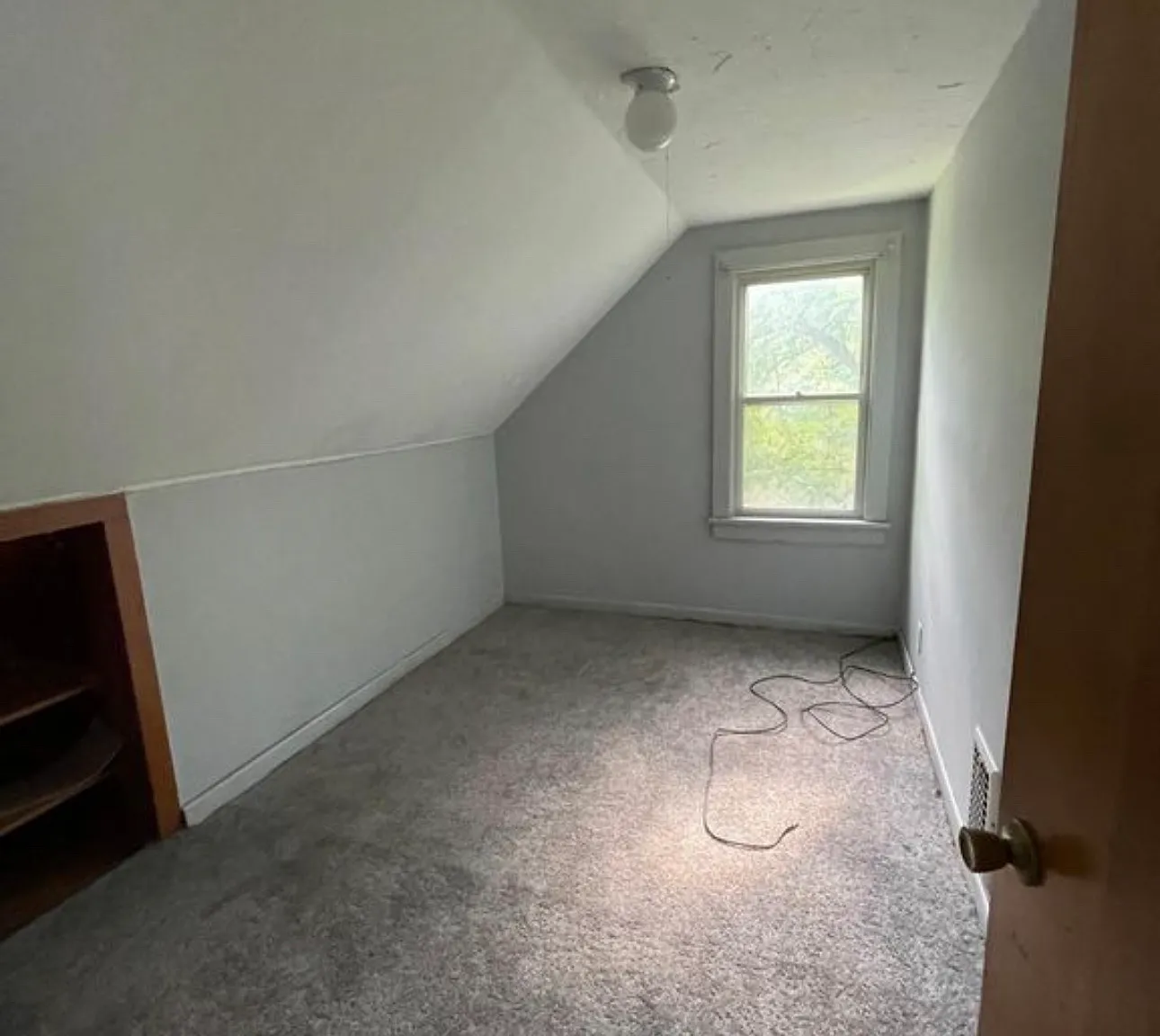 2 bed, 1100 sqft, $1,100 — Photo 2