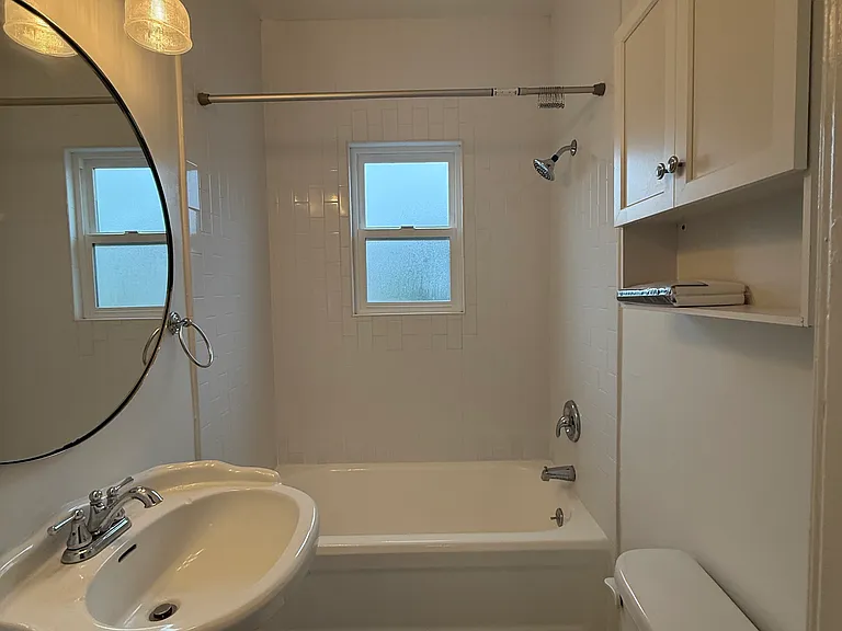 1121 E Chevy Chase Dr #11 — Photo 14