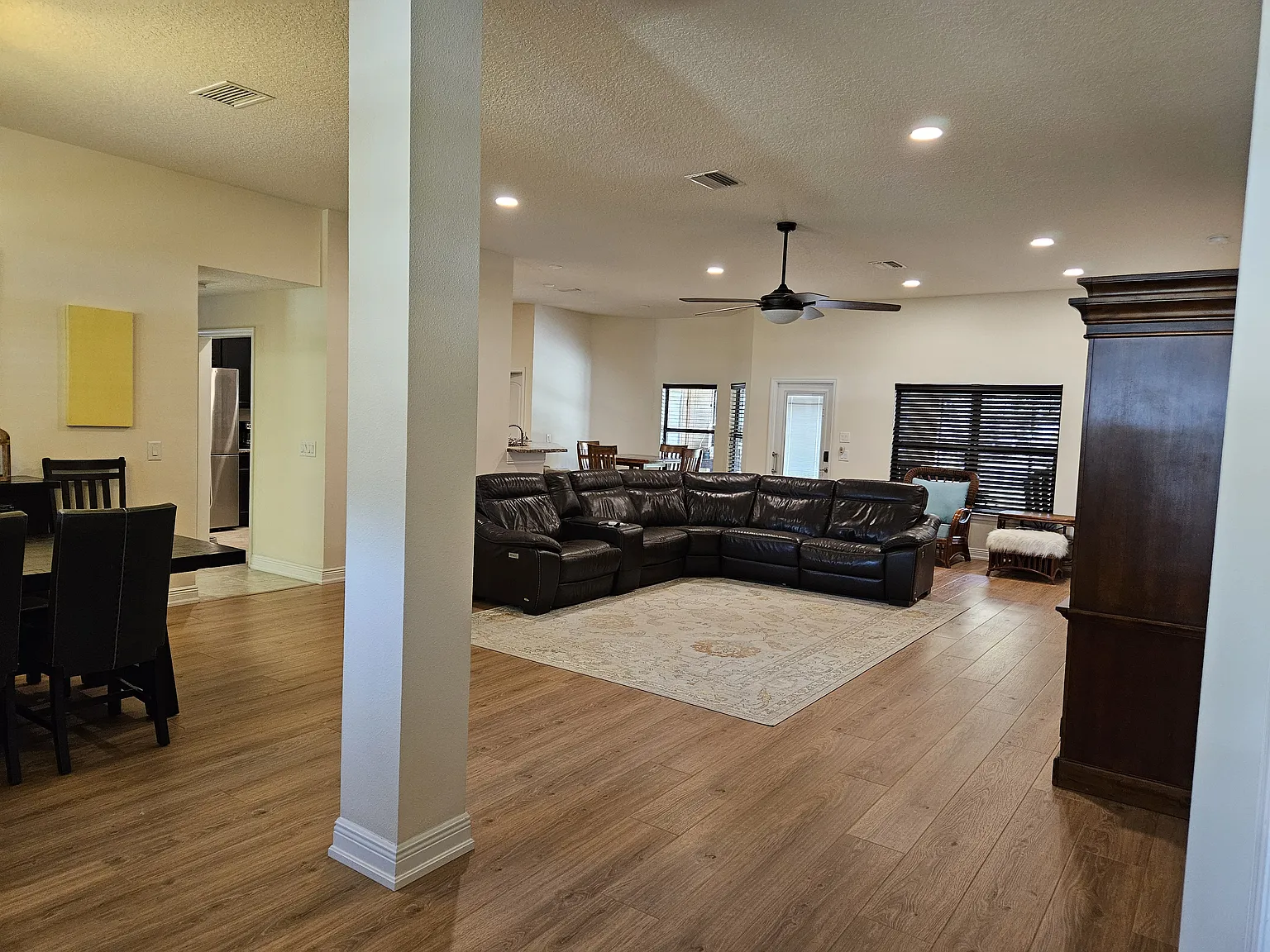 4 bed, 2537 sqft, $3,750 — Photo 3