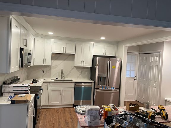 3rd image of 4217 Bridgewood Ln