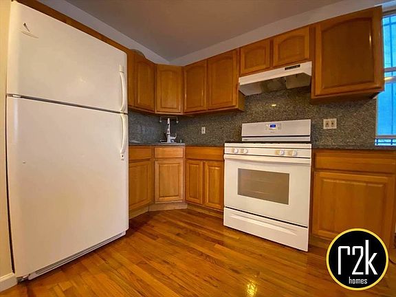5th image of 30-44 14th St #1B