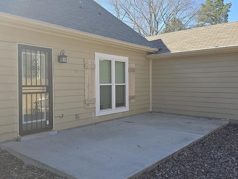2317 Belin Dr — Photo 2