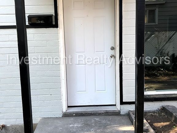 3rd image of 1334 E Zenith Ave