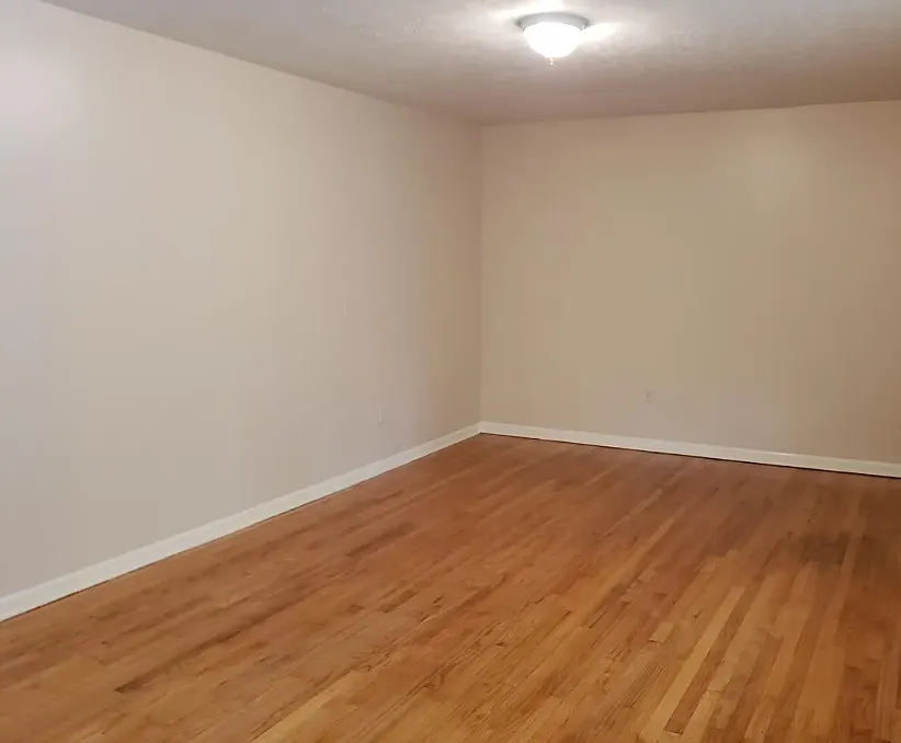 3 bed, 1329 sqft, $1,050 — Photo 1