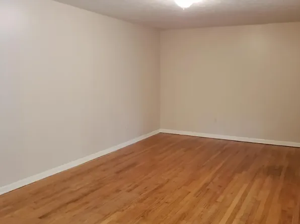 8520 Peeles Chapel Rd, Laurel Hill, NC 28351