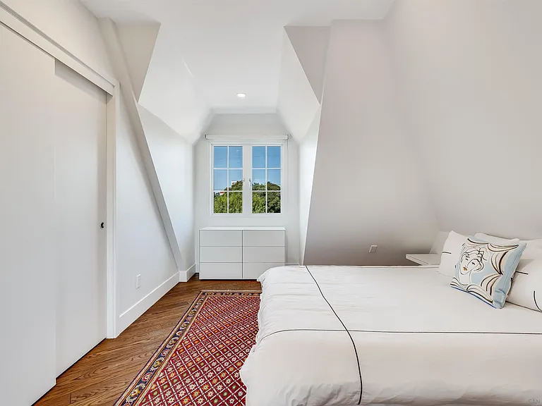 7135 Olivetas Ave — Photo 30