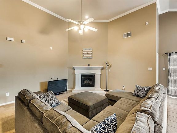 5th image of 6337 Redeagle Creek Dr
