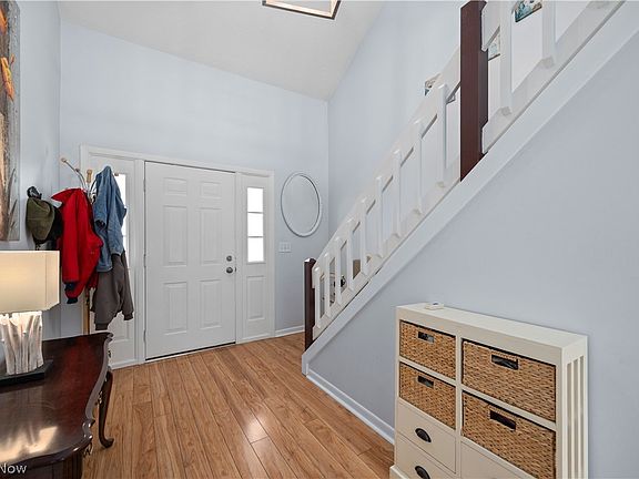 2nd image of 875 Hampton Cir #3