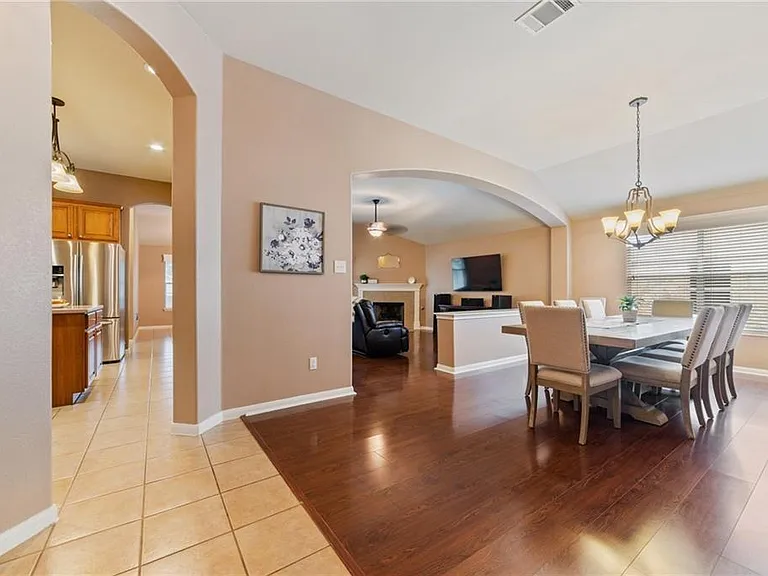 1203 Calistoga Dr — Photo 3