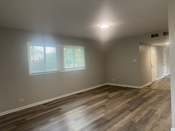 5th image of 3212 Charlemagne Ave
