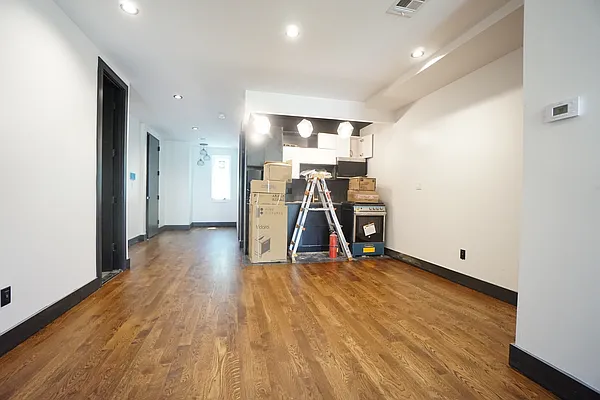 Rented by Rennit Inc. | media 32