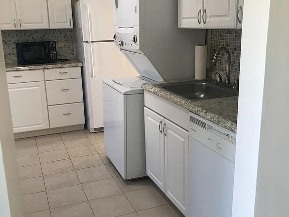 3rd image of 8053 Community Dr