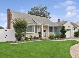 67 Deer Lake Dr, North Babylon, NY 11703