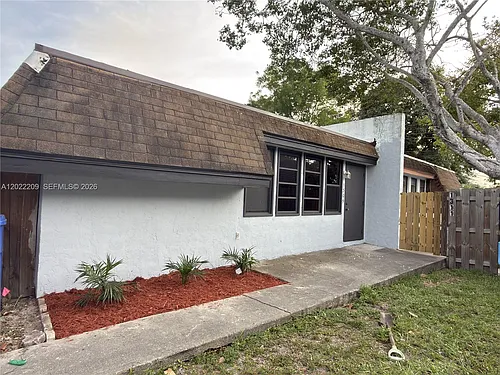 1309 NW 8th Ave Photo 1