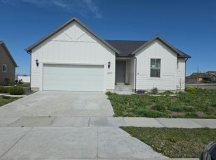 2477 N Hooded Crane Cir, Clinton, UT 84015