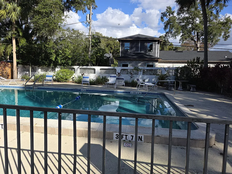 Pool just 2 units away from the rental