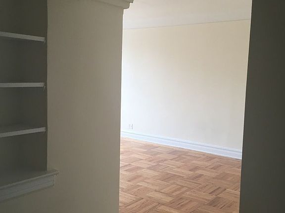 3rd image of 2828 Kings Hwy APT G2