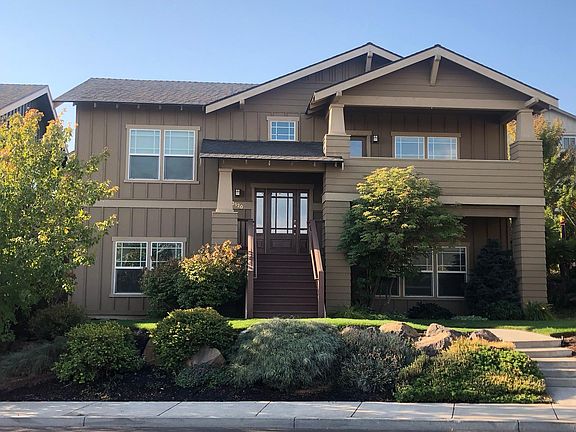 Street View - garage and driveway accessed by back alleyway