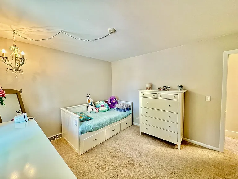 514 S Yale Ave — Photo 33