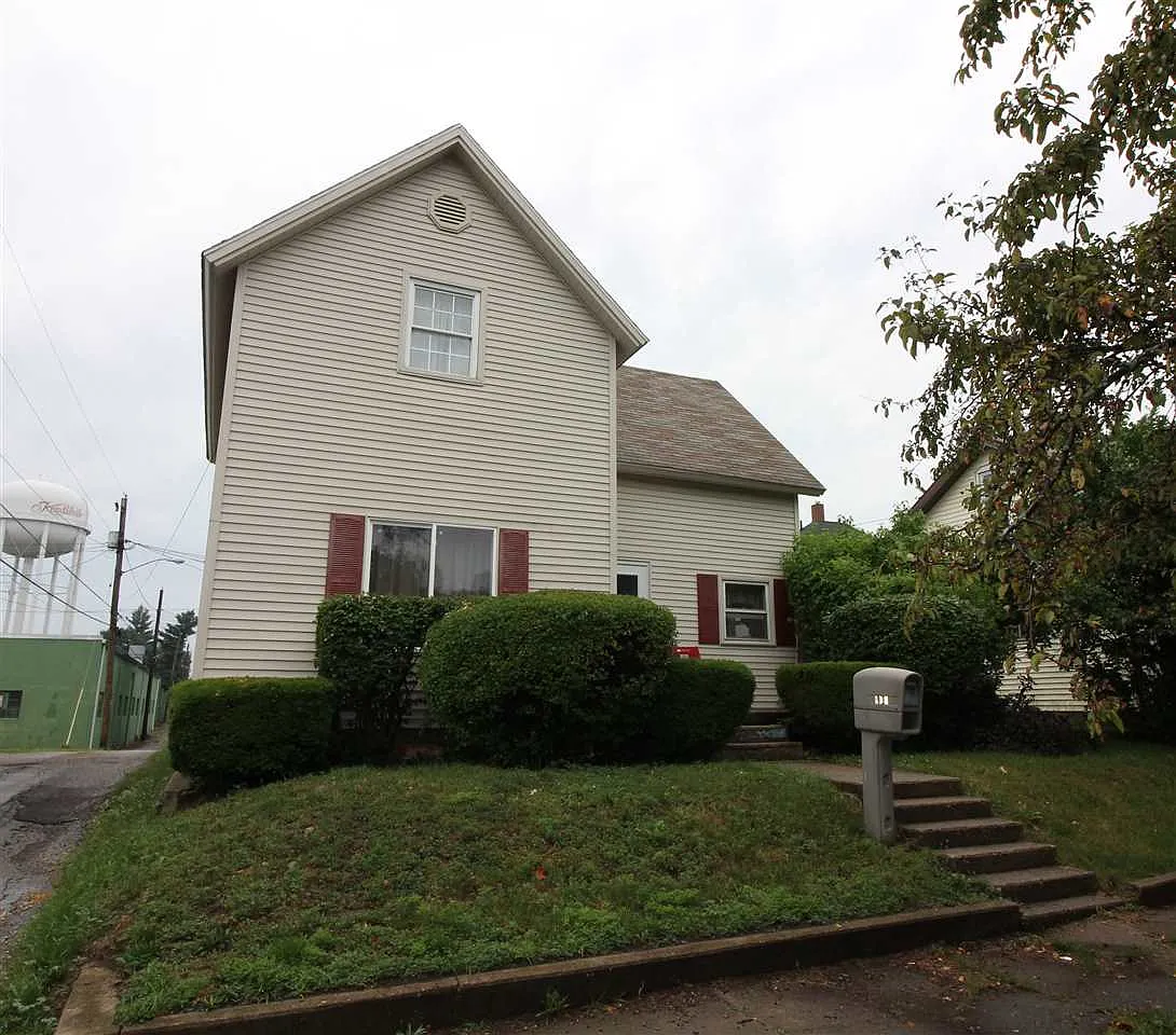 110 W Grove St photo 1
