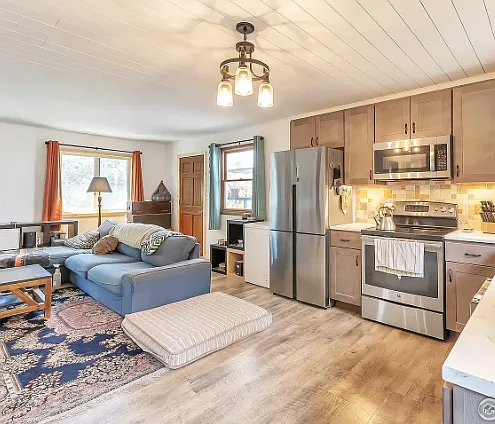 2 bed, 768 sqft, $2,200 — Photo 3
